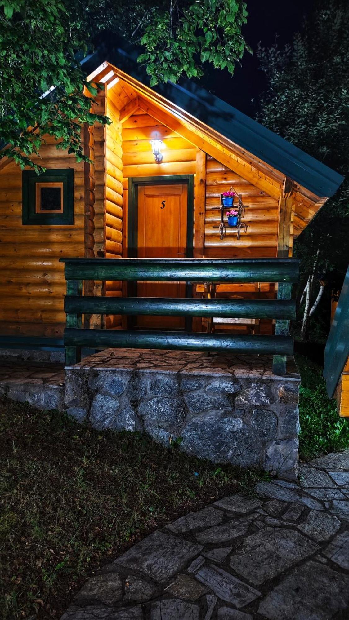 Kozak Apartments & Restaurant Mojkovac Bagian luar foto