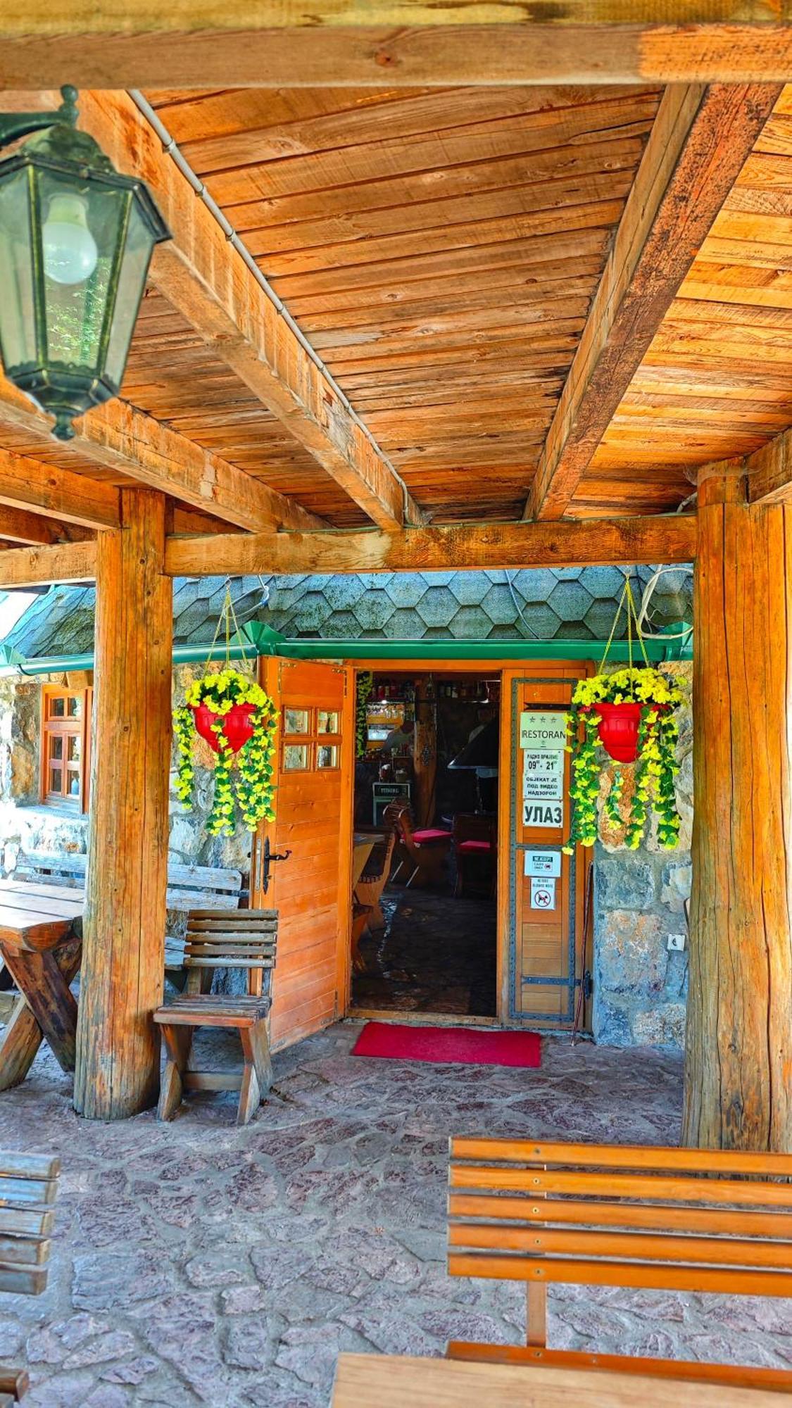 Kozak Apartments & Restaurant Mojkovac Bagian luar foto